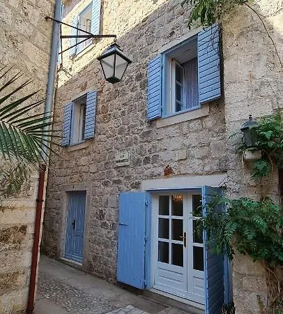 House Stone House Skor